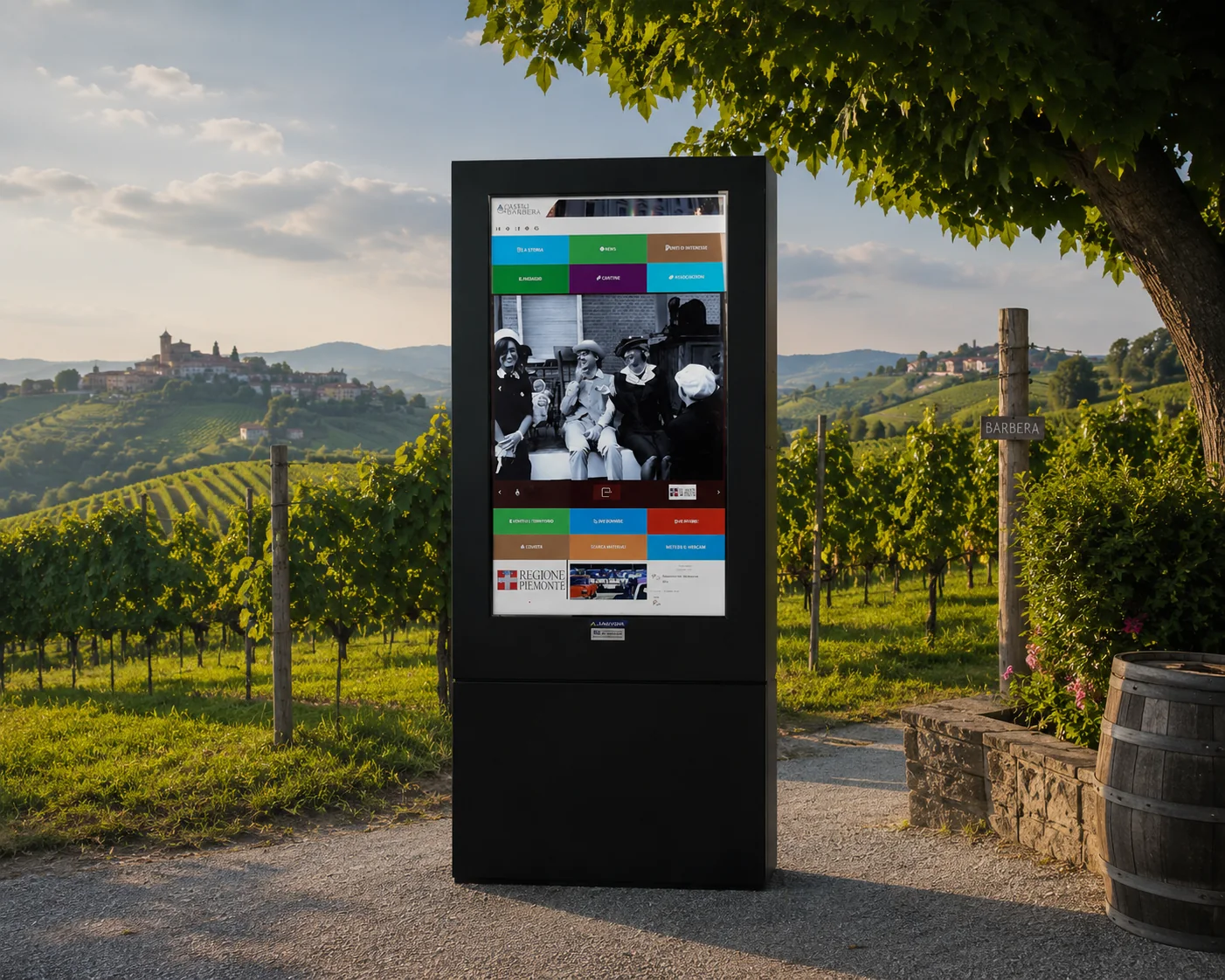 Totem per turismo e territori installato in contesto outdoor